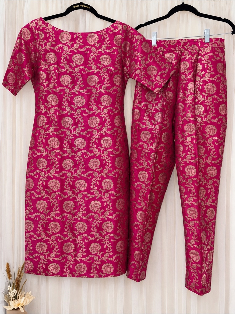 Women’s Indian/Pakistani 2-Piece Kurta Pant Set Fuchsia Gold Floral